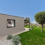 Dom wakacyjny House *